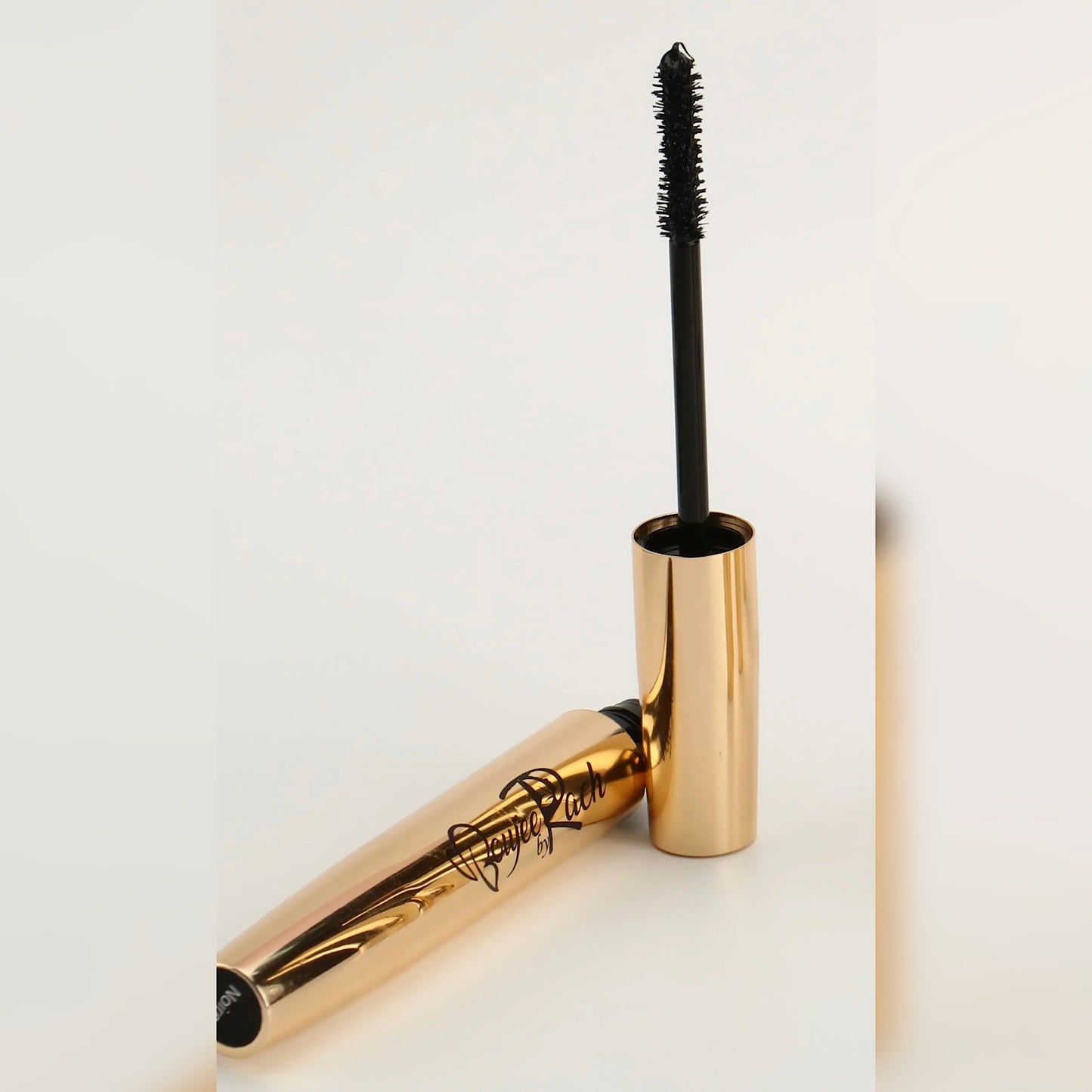 Noire Volumizing Mascara